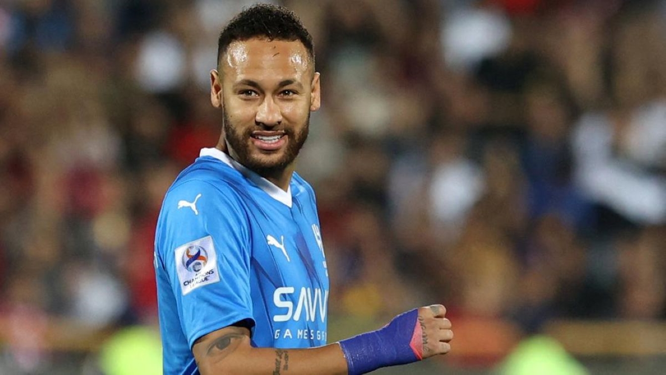 Neymar Coba Cetak Gol Pakai Tangan Tapi Dapat Kartu Merah
